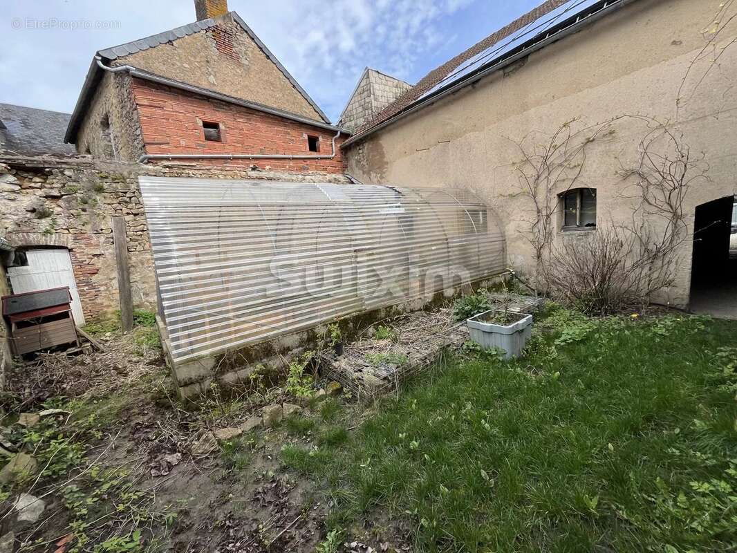 Maison à OUROUX-EN-MORVAN