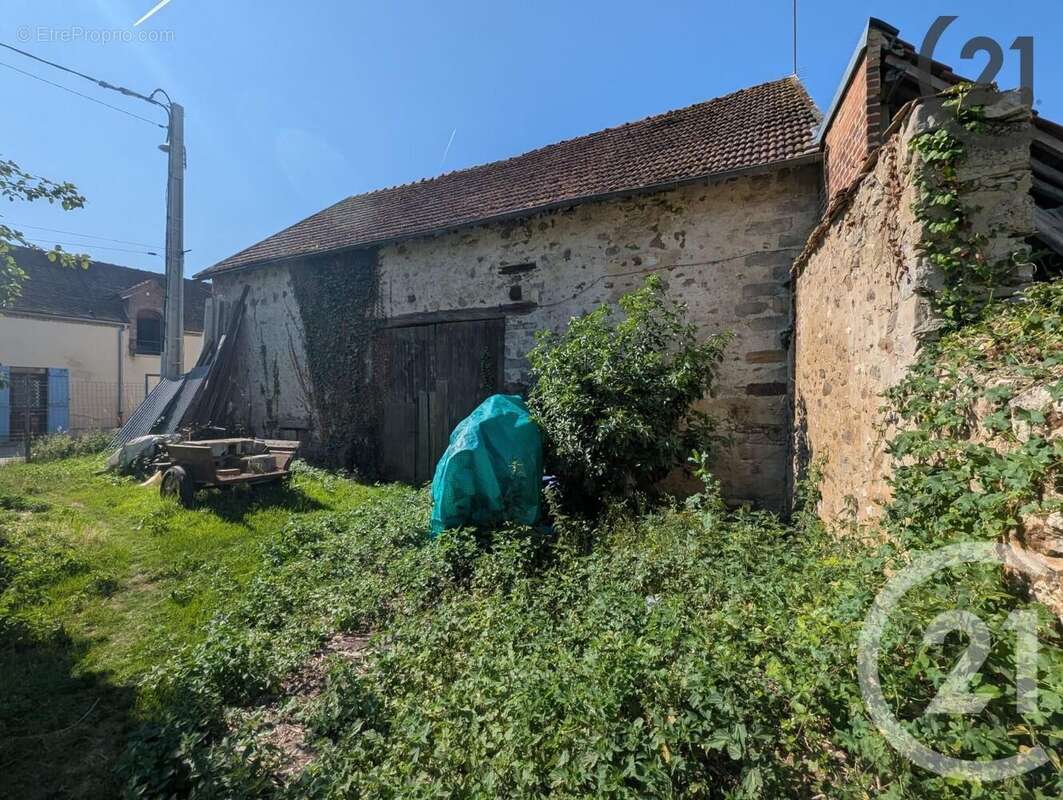 Maison à CHALAUTRE-LA-GRANDE