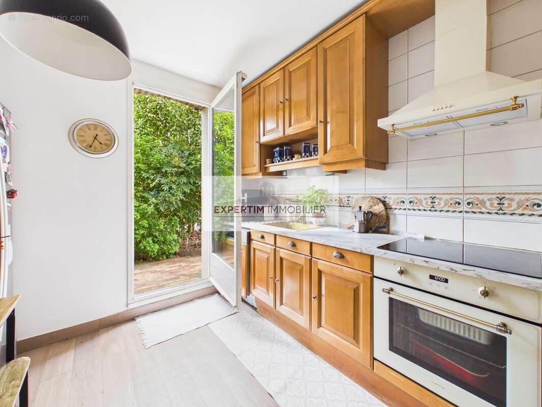 Maison 135 m² à Noisy-Le-Roi  - photo 5