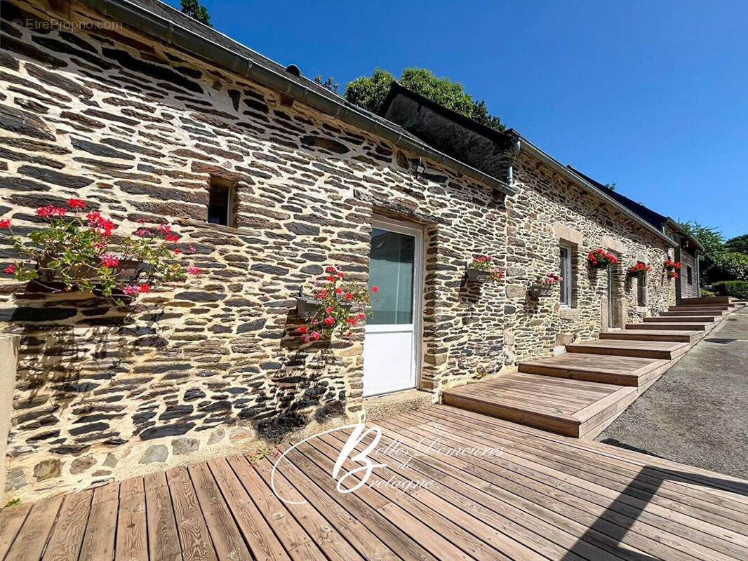 Maison à QUINTIN