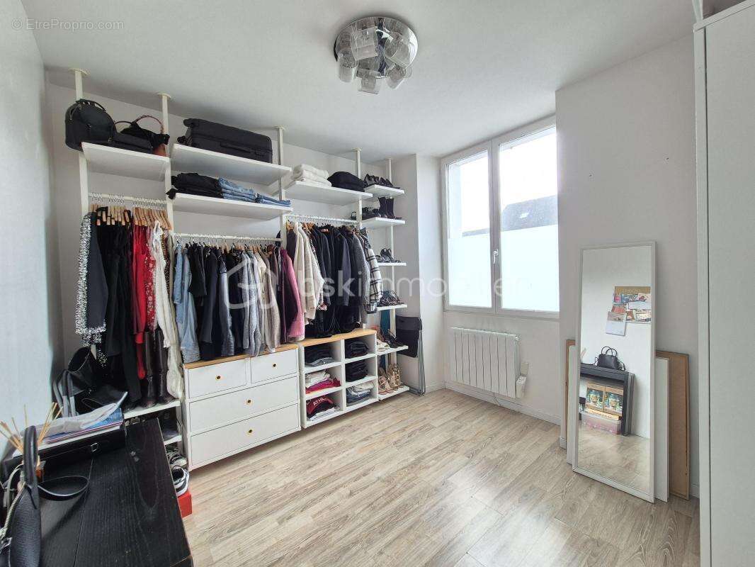 Appartement à FONTENAY-LE-VICOMTE