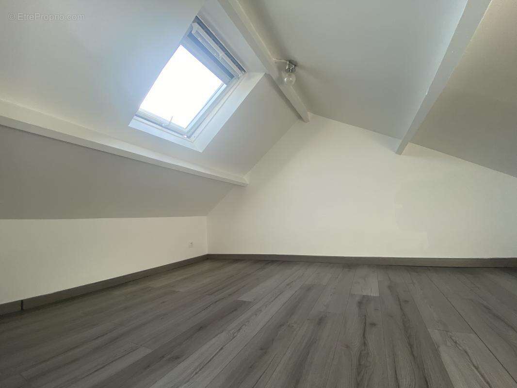 Maison à MONTREUIL-SUR-ILLE