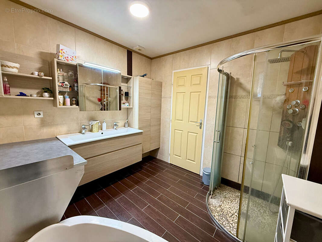 Maison à SAINT-VICTOR-SUR-RHINS