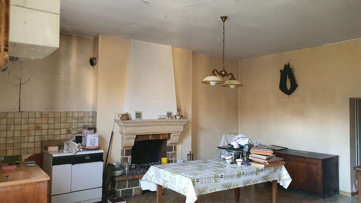 Maison à NOYAL-CHATILLON-SUR-SEICHE