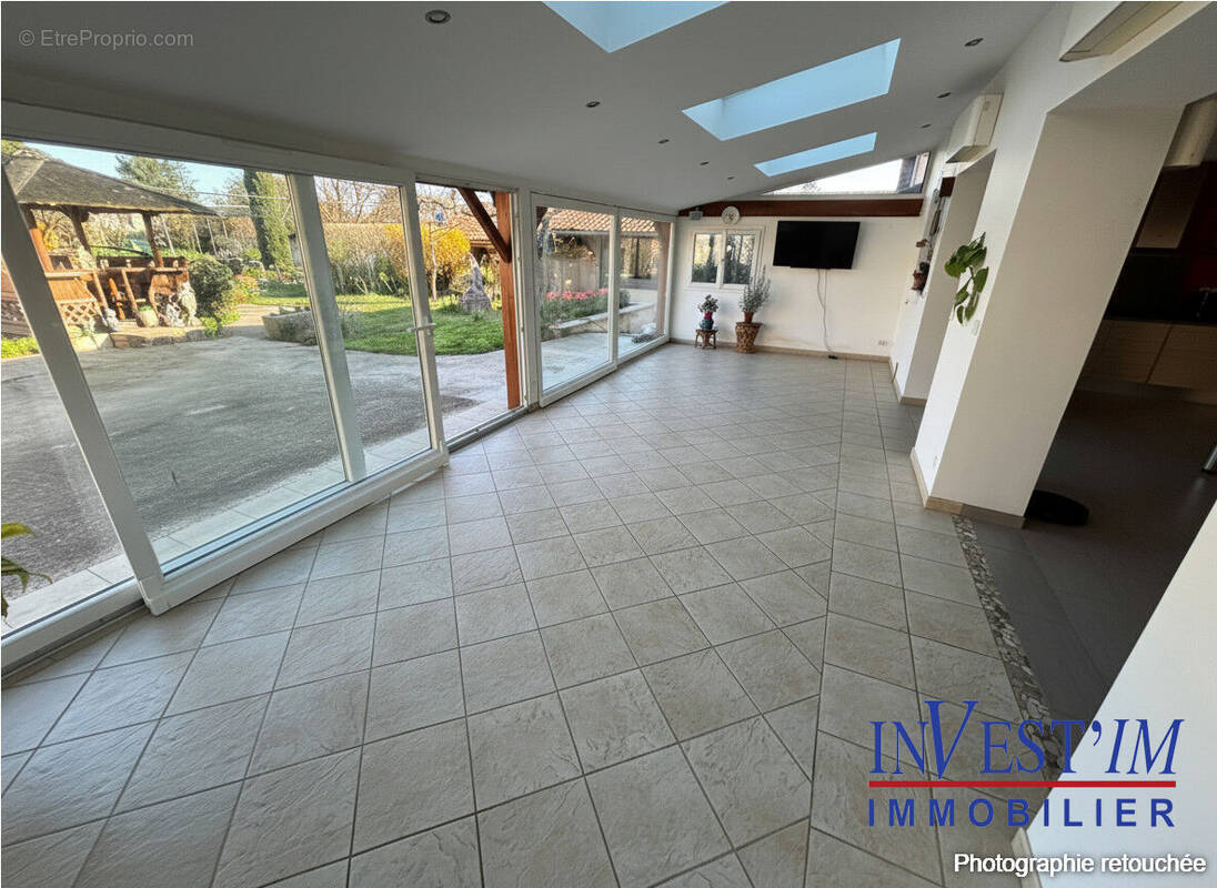 Maison à SAINT-GENIS-LAVAL