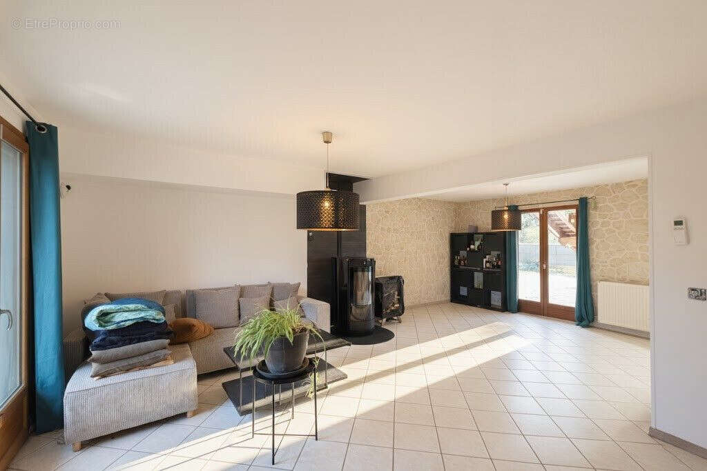 Maison 130 m² à Monnetier-Mornex  - photo 2