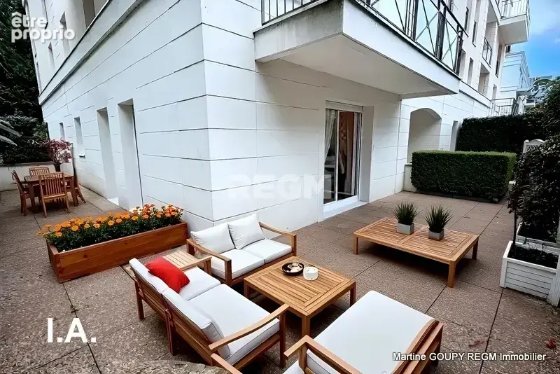 ORLEANS (45) - Exclusivité -T2 Rez-de jardin 48 m2 - Terrasse en L 41 m2- Cave - Place de parking en sous-sol - photo 6