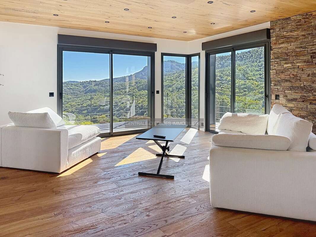 Maison à LES ADRETS-DE-L'ESTEREL