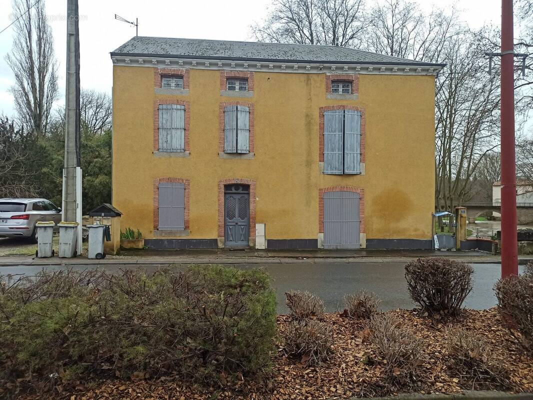 Appartement à SOUAL
