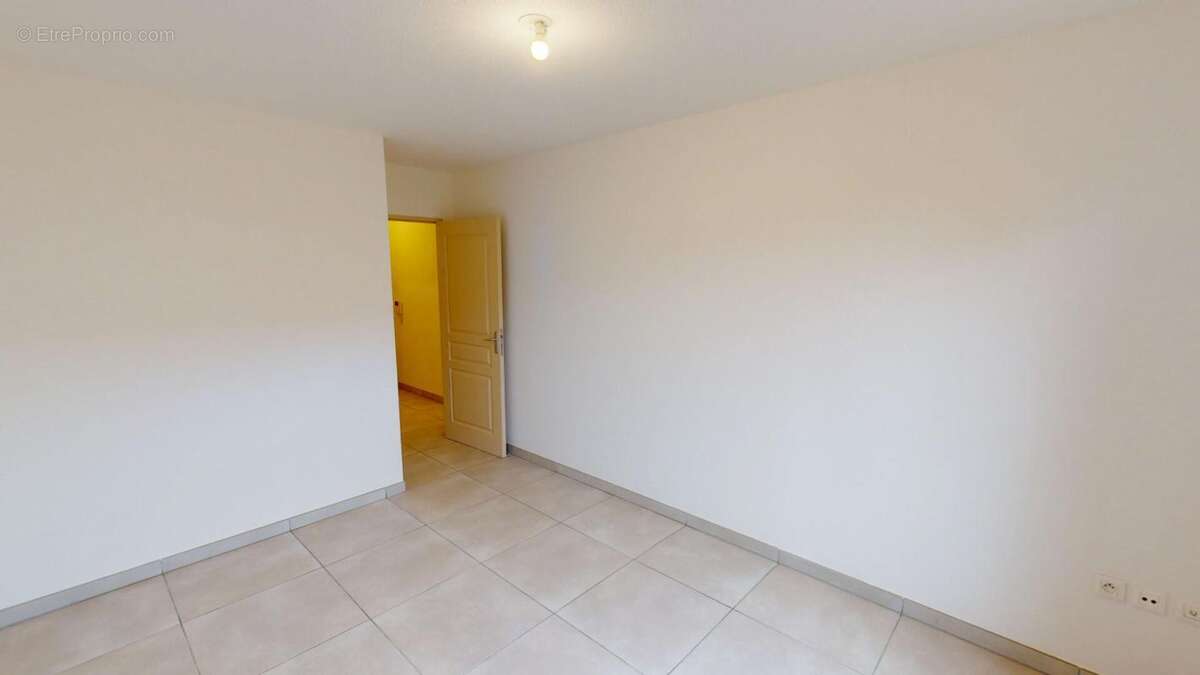 Appartement à LE MUY