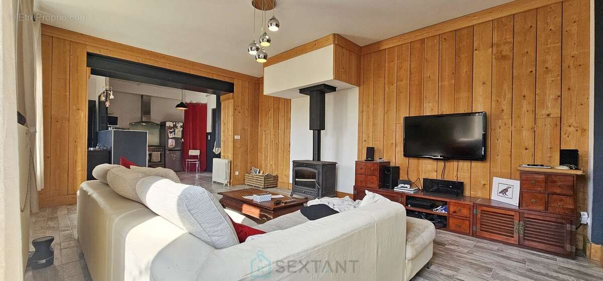 Maison à CARSAC-AILLAC