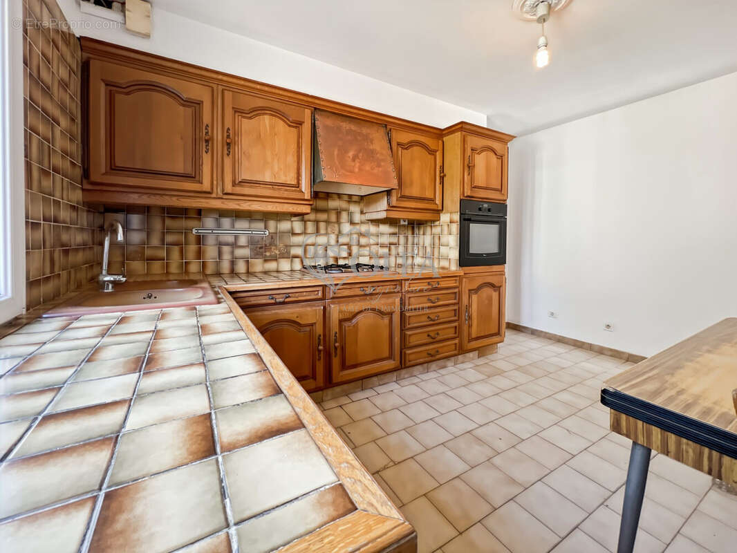 Cuisine - Maison à SAINT-QUENTIN-LA-POTERIE