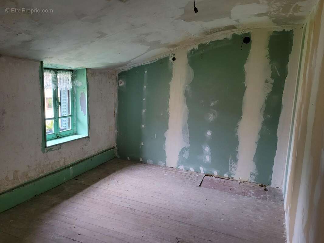 Jolie Maison de village rénovée + Fort potentiel d'agrandissement BUXIERES LES MINES (03) - photo 16