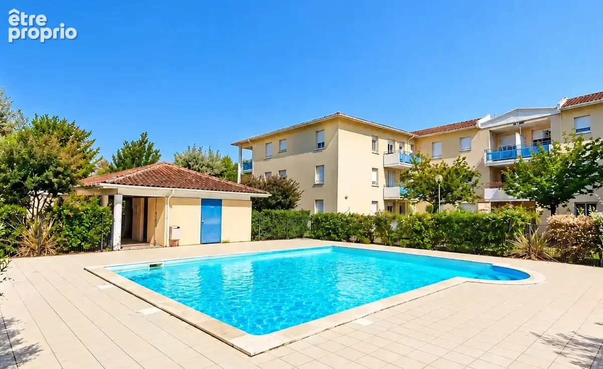 À VENDRE  Beau T3 avec balcon, piscine et 2 parkings - photo 5
