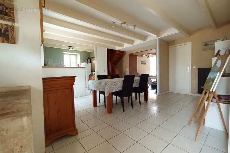 Maison à AZAY-LE-BRULE