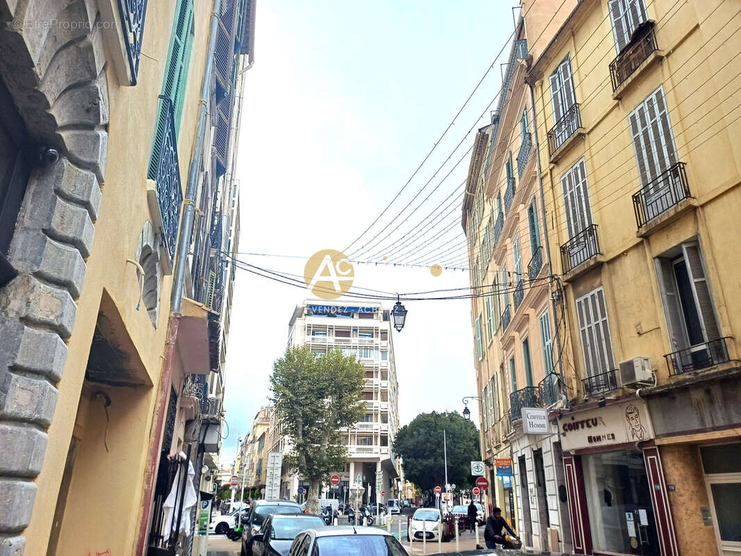 Toulon centre ville - murs local commercial loue - photo 2