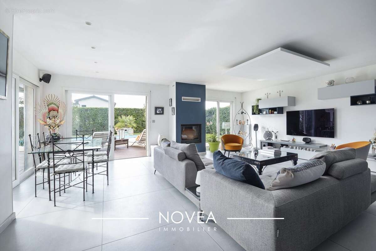 Maison à CAILLOUX-SUR-FONTAINES