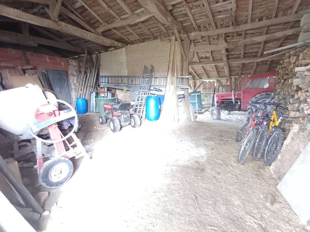 Maison à BAIGNES-SAINTE-RADEGONDE