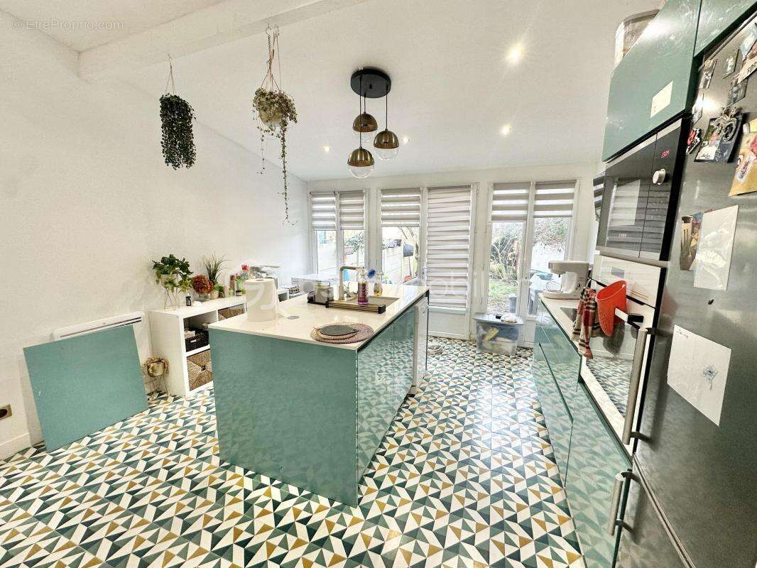 Maison à LES MUREAUX