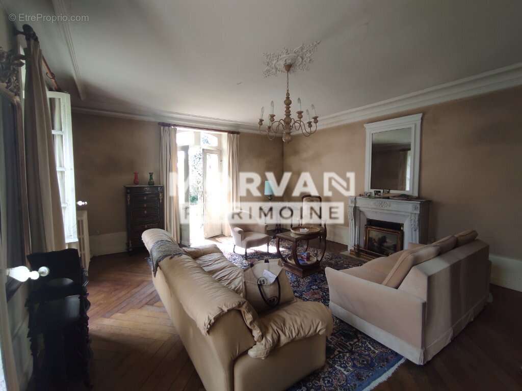 Maison à CHATEAU-CHINON(VILLE)