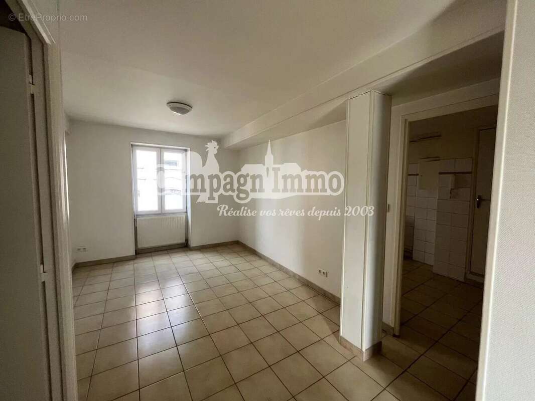 Appartement T3 centre-ville loué - photo 3