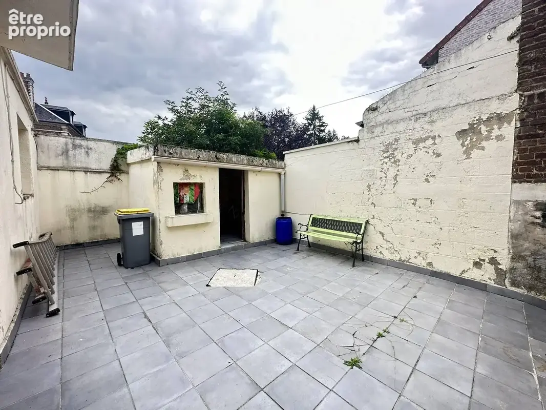 Une cour sans vis à vis