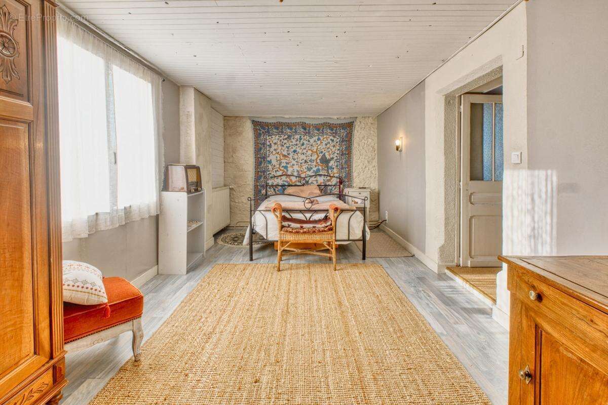 Maison à COULOUNIEIX-CHAMIERS