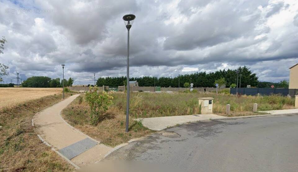 Terrain à SAINT-VRAIN