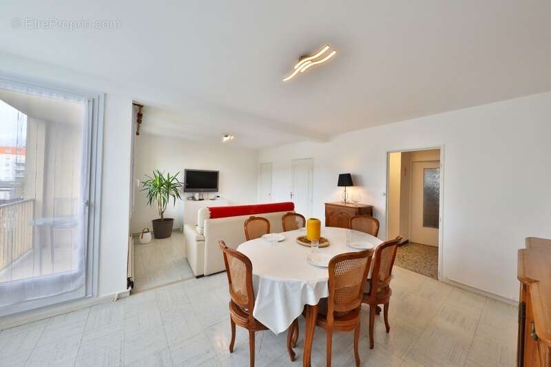 Appartement à CHENOVE