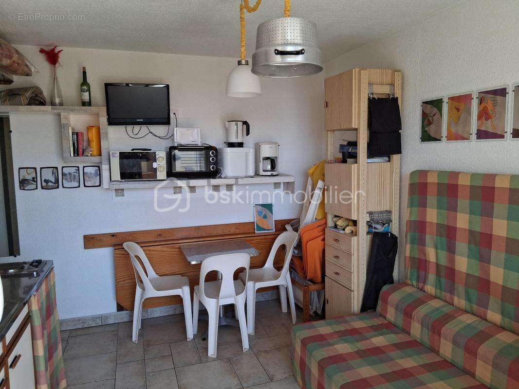 Narbonne-plage - appartement t2  au 2ème étage avec place de parking – bon etat à 100m de la plage - vendu meublé - photo 6