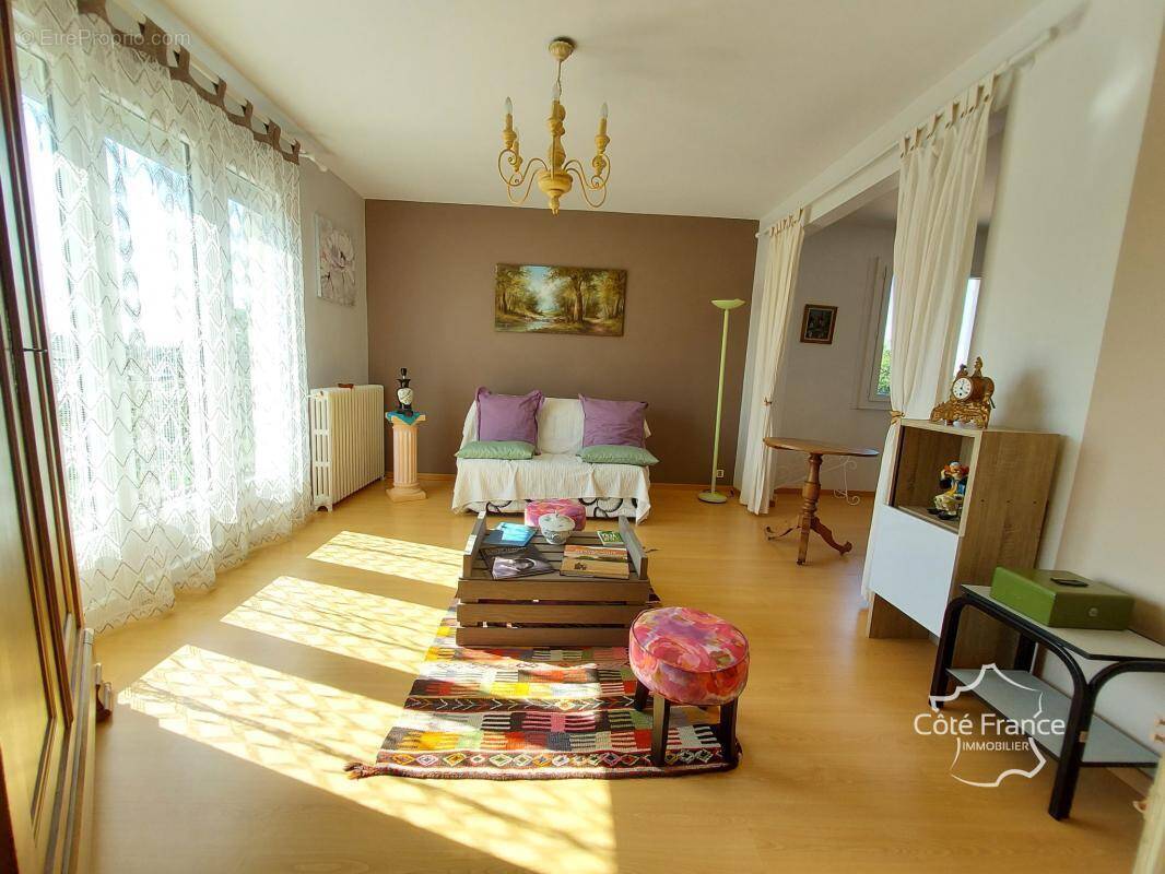 Maison à LAMOTHE-LANDERRON