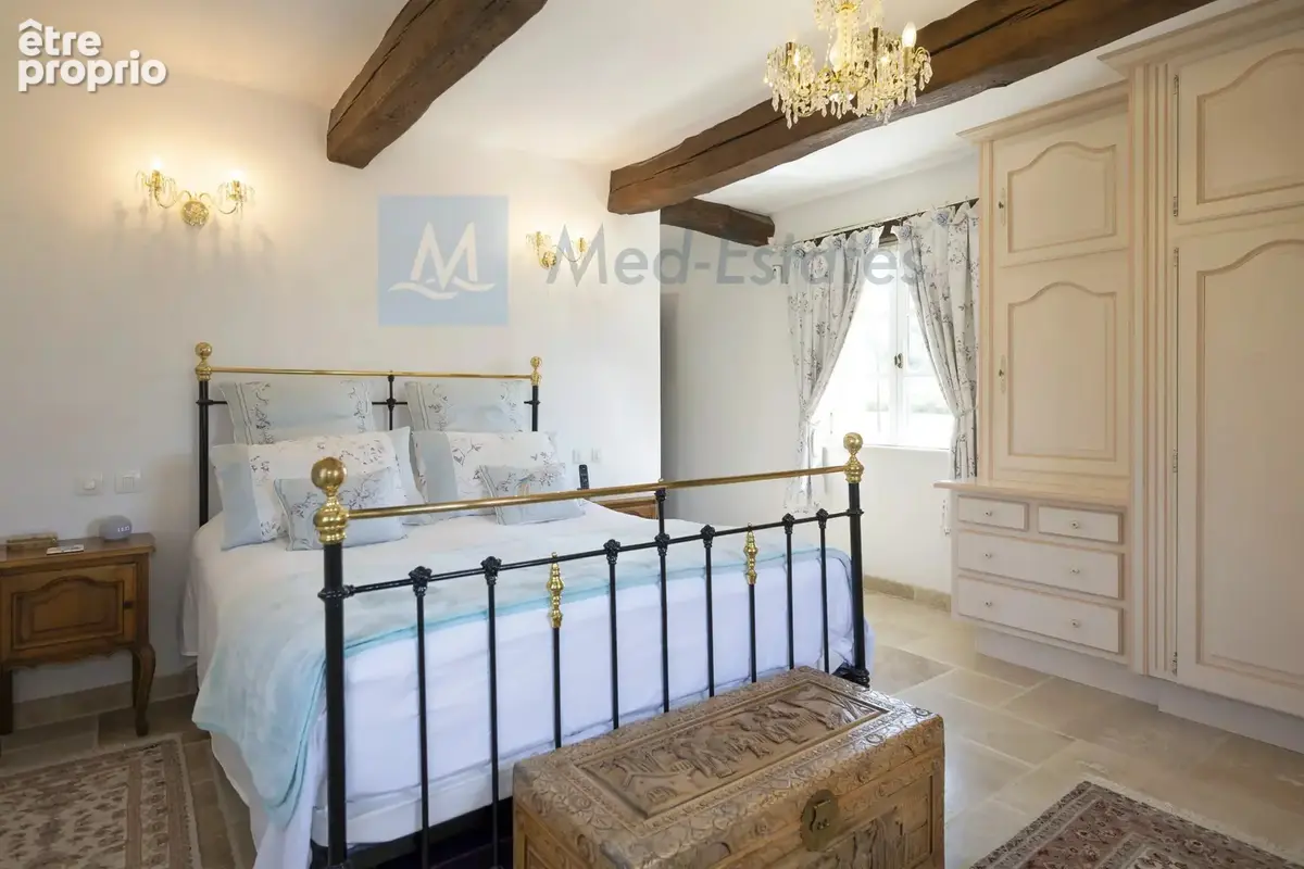 Superbe maison en pierre située à quelques minutes à pied du village de Plan de la Tour. - photo 32