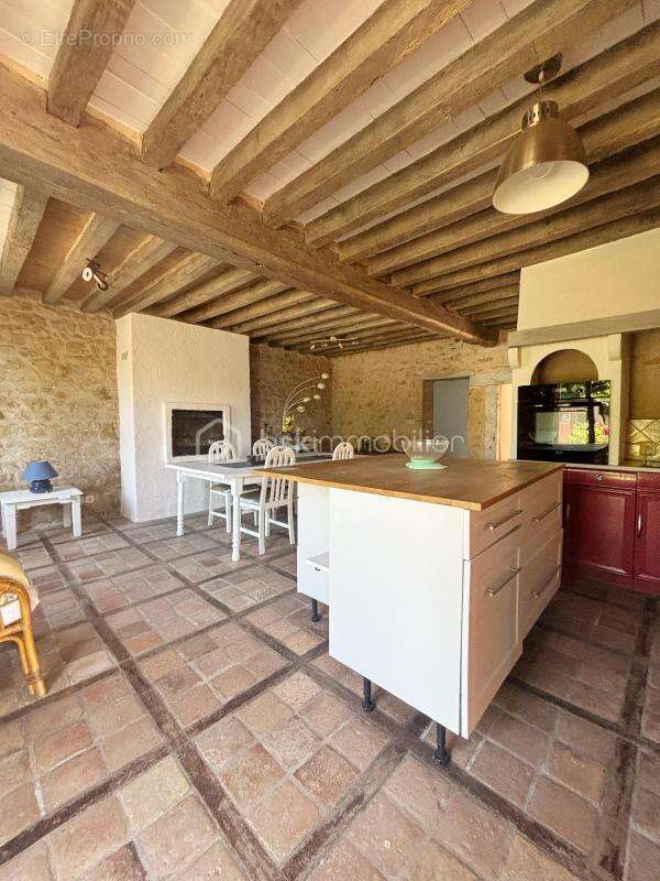 Maison en pierre de 146m² - photo 3