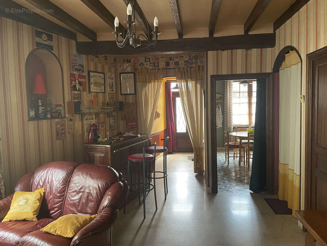 Maison à SAUVIAT-SUR-VIGE