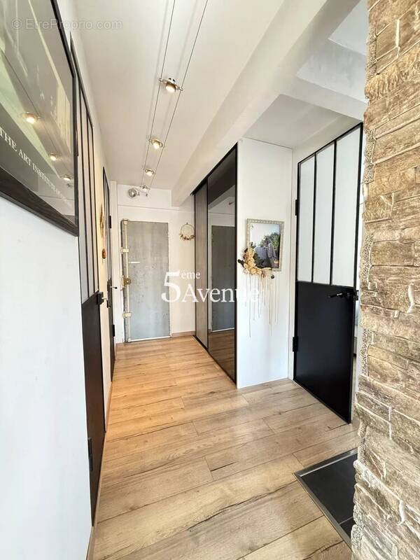 Appartement à CHARENTON-LE-PONT