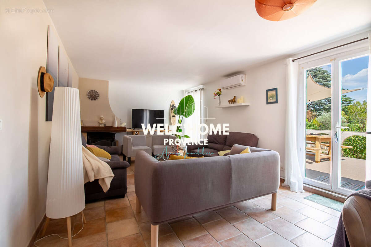 Salon Aile Droite - Maison à AIX-EN-PROVENCE