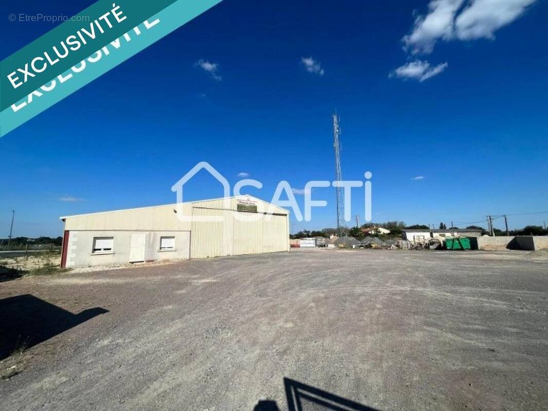 Photo 1 - Commerce à THOUARS