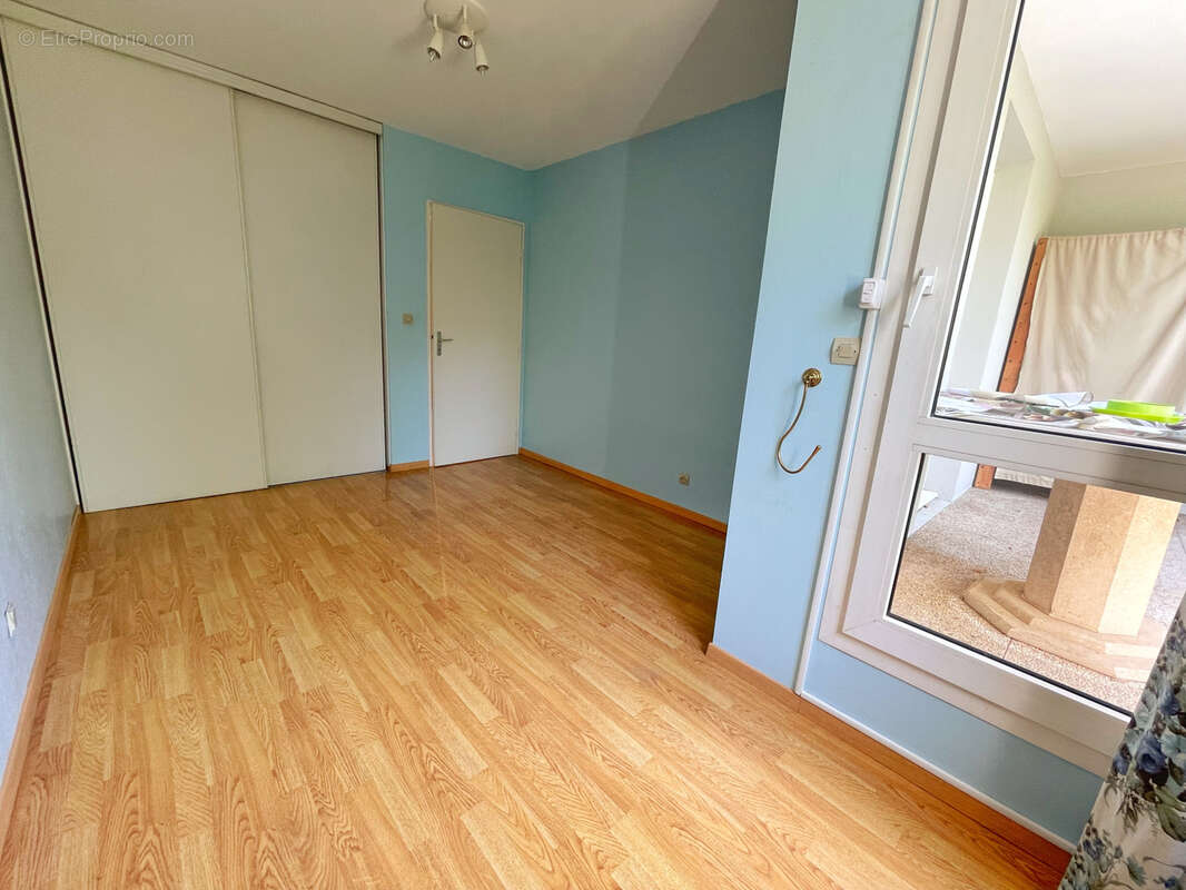 Appartement à SAINT-GENIS-LAVAL