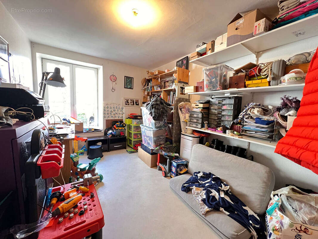 Appartement à MAIZIERES-LES-VIC