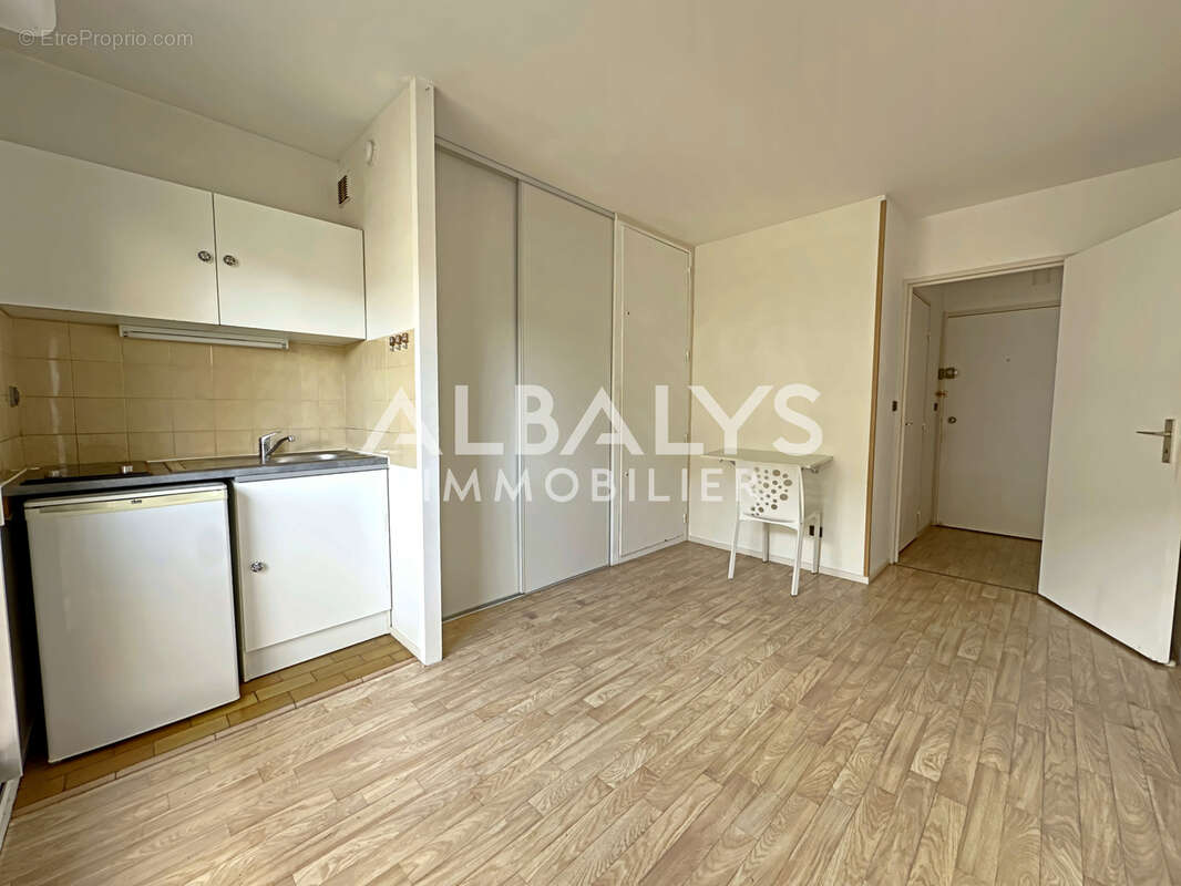 Appartement T1 - 1er étage - BORDEAUX Mériadeck - photo 2
