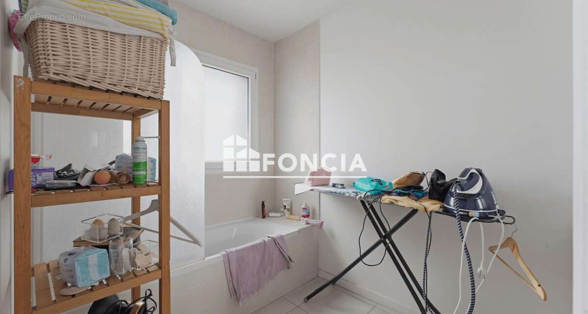 Appartement à PAREMPUYRE