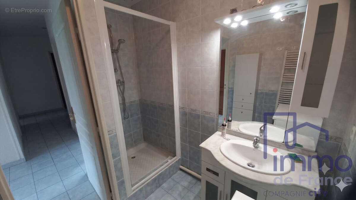 Appartement 65 m² à Firminy  - photo 7