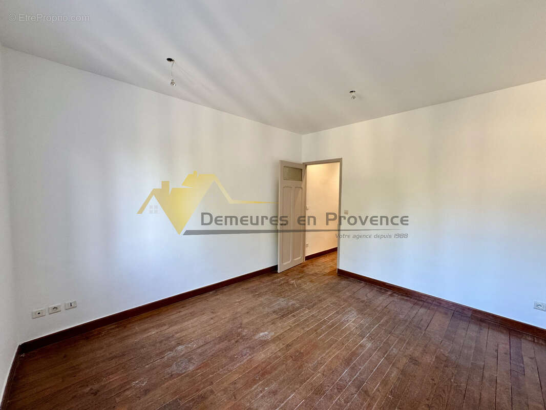 VAISON-LA-ROMAINE   Immeuble Idéal investisseur. - photo 9