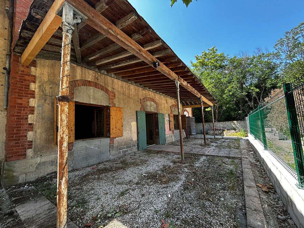 Grande maison de caractère à rénover 175 m² habitables - photo 2