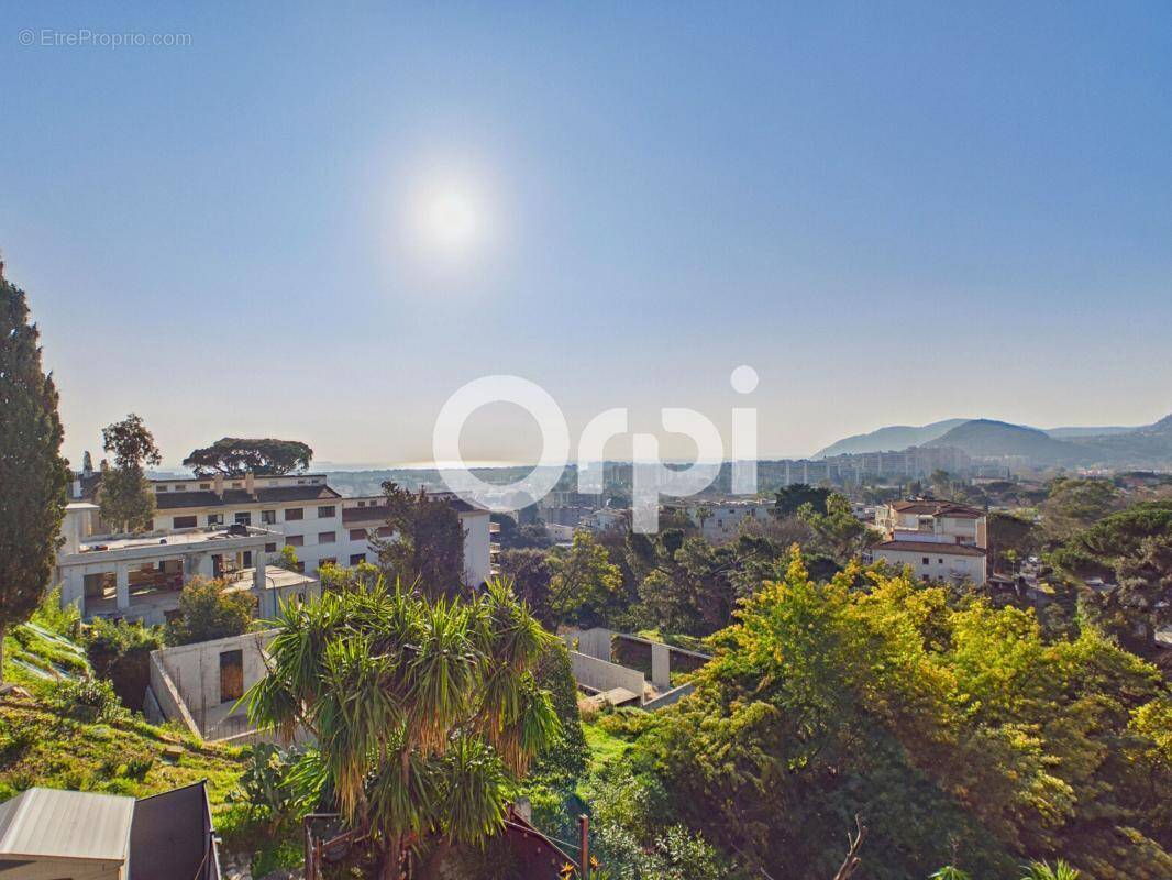 Appartement à MANDELIEU-LA-NAPOULE