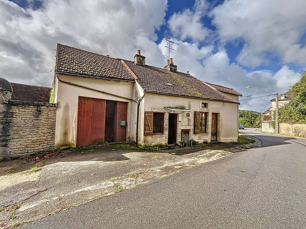 Maison à RECEY-SUR-OURCE