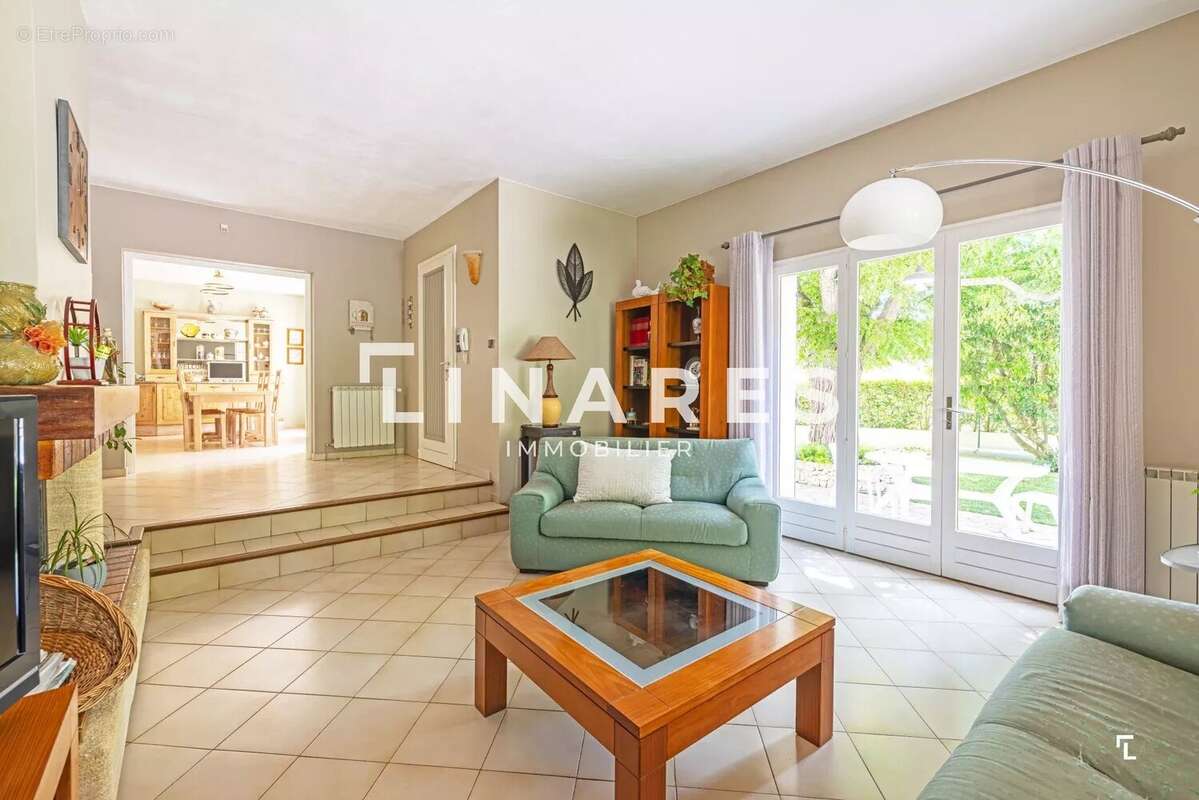 LA  FAMILIALE - Villa T5 de 125m² + Appartement de 46m² + Garage de 19m² -  Piscine - Parcelle 1500m² - 13013 Château Gombert - photo 9