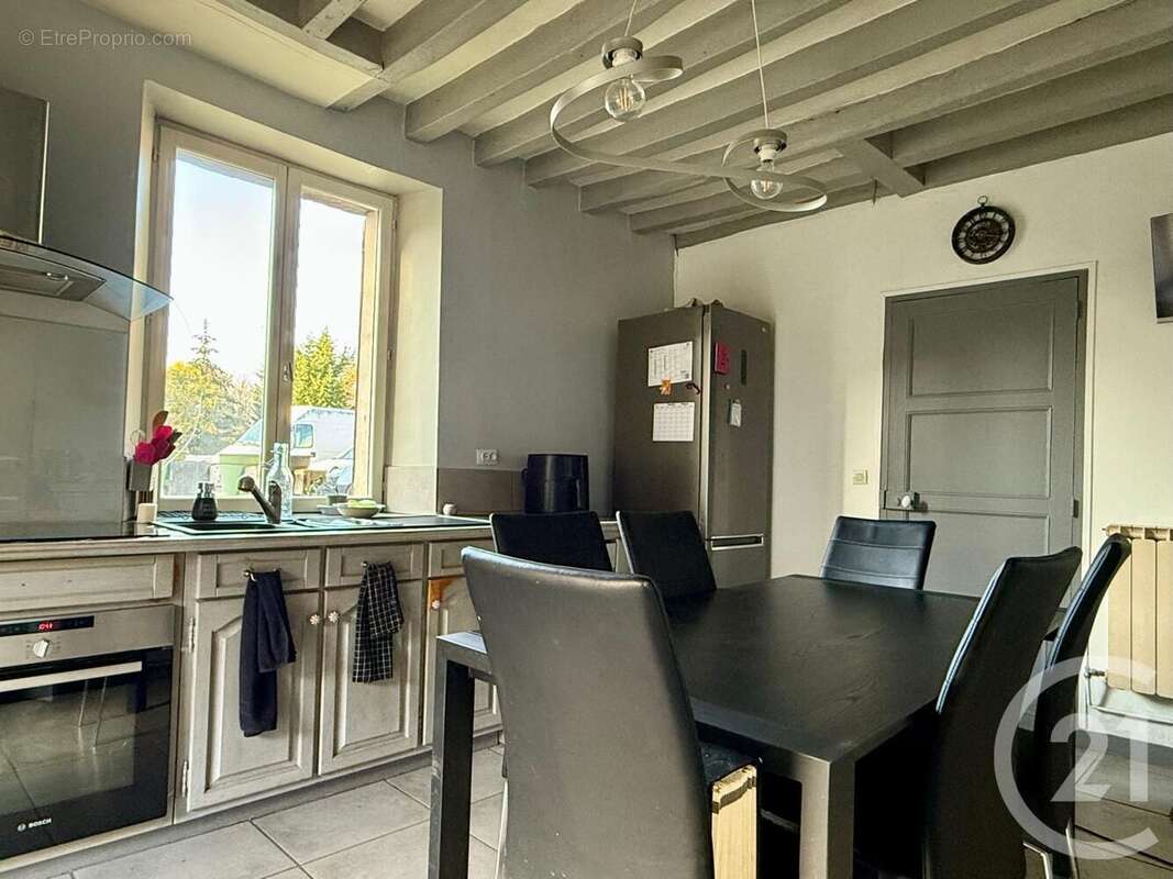 Maison à SAINT-OUEN-MARCHEFROY