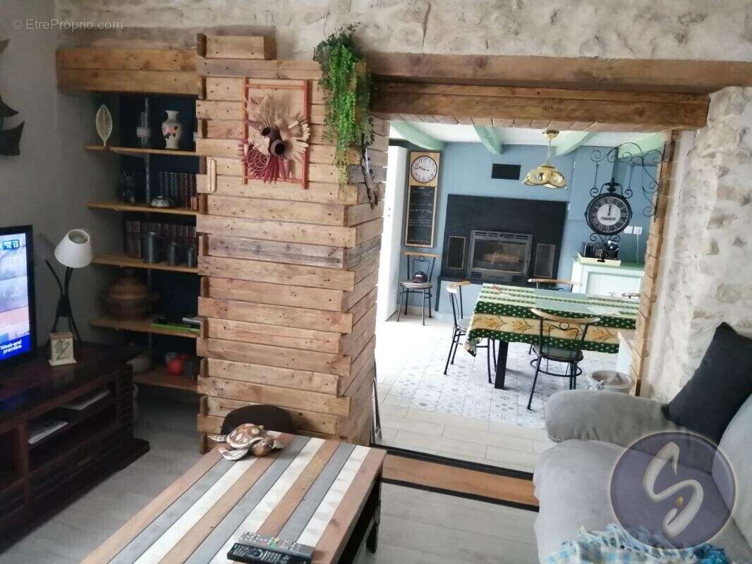 Maison à PAMPROUX