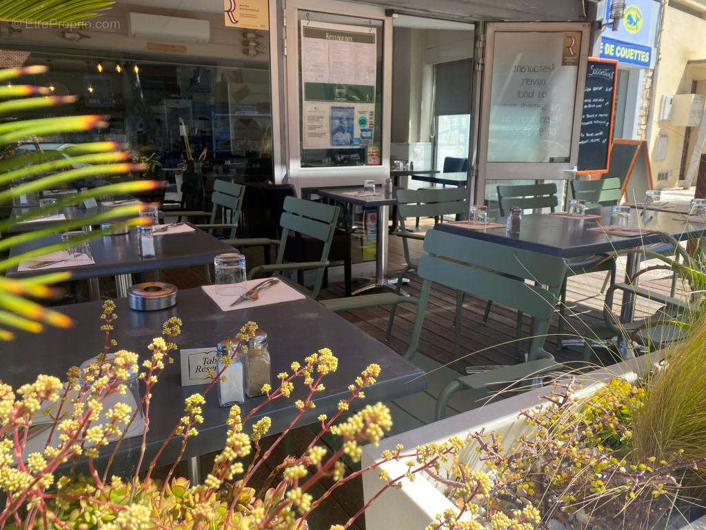 Commerce à SIX-FOURS-LES-PLAGES